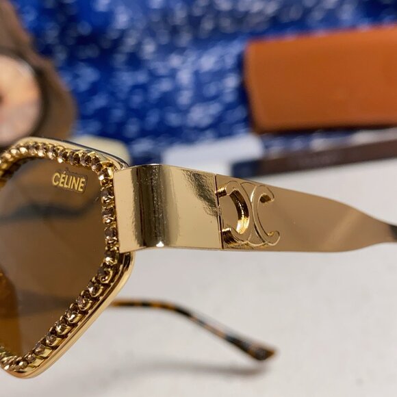 Radiant Celine Gold Frame Sunnies - Picture 4 of 7